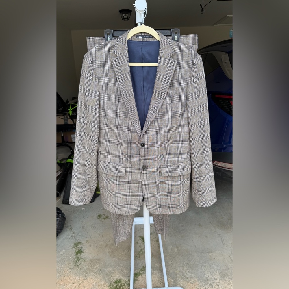 Men's plaid suit